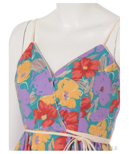 LILY BROWN（リリーブラウン）の「大花ラップ風キャミワンピース（キャミワンピース・レディース・OWHT/GRN/BLK・F）」の7枚目の写真