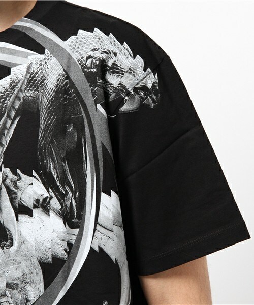 MARCELO BURLON（マルセロ・バーロン）の「MARCELO BURLON 『AURORA』Tシャツ（Tシャツ/カットソー・メンズ・ブラック・MEDIUM）」の5枚目の写真