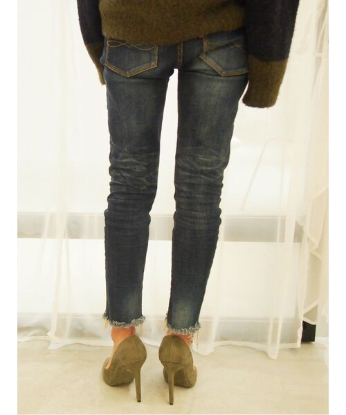 Ungrid（アングリッド）の「インディゴフレイドヘムストスリ（デニムパンツ・レディース・その他）」の3枚目の写真