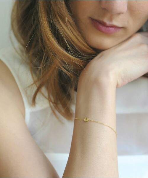 pinacoteca（ピナコテーカ）の「ピナコテーカ 352 タイニー ホースシュー ブレスレット（ブレスレット・レディース・ゴールド・16.5cm）」の2枚目の写真