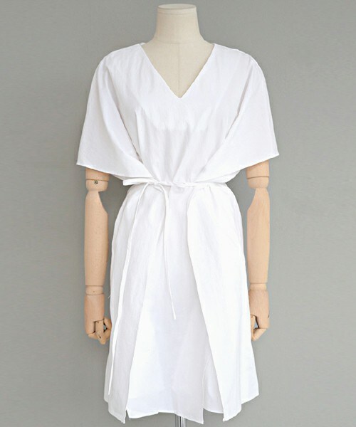 DHOLIC（ディーホリック）の「ストラップSETオーバーサイズVネックブラウス（シャツ/ブラウス・レディース・ディープスカイブルー/レッド/ホワイト/ブラック・FREE）」の2枚目の写真