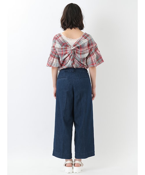 w closet（ダブルクローゼット）の「デニム8分丈ワイドタックパンツ（パンツ・レディース・ブルー/ネイビー/ホワイト・FREE）」の6枚目の写真