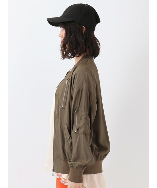 w closet(ダブルクローゼット)の「MA-1ブルゾン(ジャケット/アウター・レディース・カーキ/ブラック/ピンク・FREE)」の5枚目の写真