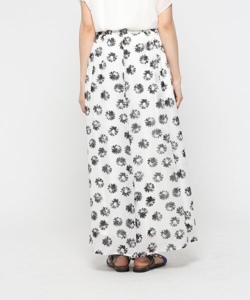 BLISS POINT（ブリスポイント）の「マーガレットシフォンスカーチョ（パンツ・レディース・フラワー・FREE SIZE）」の4枚目の写真