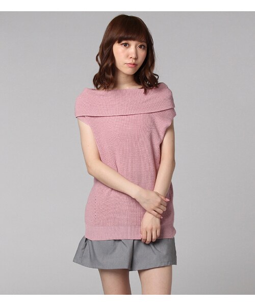 PAGEBOY(ページボーイ)の「オフショルダートップス&ショートパンツセット(オールインワン・サロペット・レディース・オフホワイト/グレー/ピンク/ライトイエロー)」の4枚目の写真