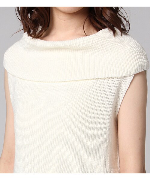 PAGEBOY(ページボーイ)の「オフショルダートップス&ショートパンツセット(オールインワン・サロペット・レディース・オフホワイト/グレー/ピンク/ライトイエロー)」の8枚目の写真