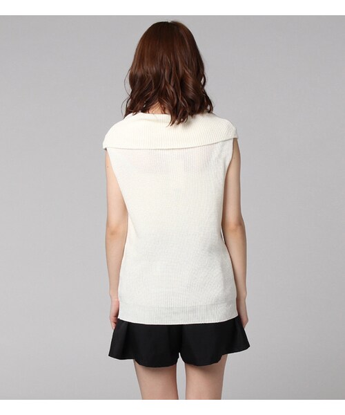 PAGEBOY(ページボーイ)の「オフショルダートップス&ショートパンツセット(オールインワン・サロペット・レディース・オフホワイト/グレー/ピンク/ライトイエロー)」の6枚目の写真