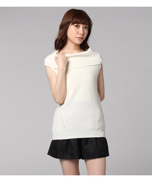 PAGEBOY(ページボーイ)の「オフショルダートップス&ショートパンツセット(オールインワン・サロペット・レディース・オフホワイト/グレー/ピンク/ライトイエロー)」の1枚目の写真