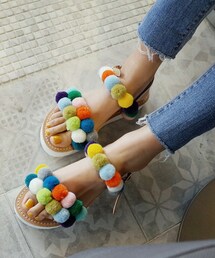 DHOLIC | ポンポンディテールプラットフォームサンダル(サンダル)