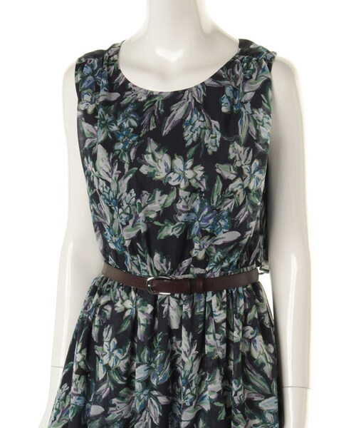 31 Sons de mode（トランテアン　ソン　ドゥ　モード）の「≪夏カタログ掲載ITEM≫ベルト付きノースリーブマキシワンピース（ワンピース/ドレス・レディース・グリーン/シロクロ・36/38）」の8枚目の写真