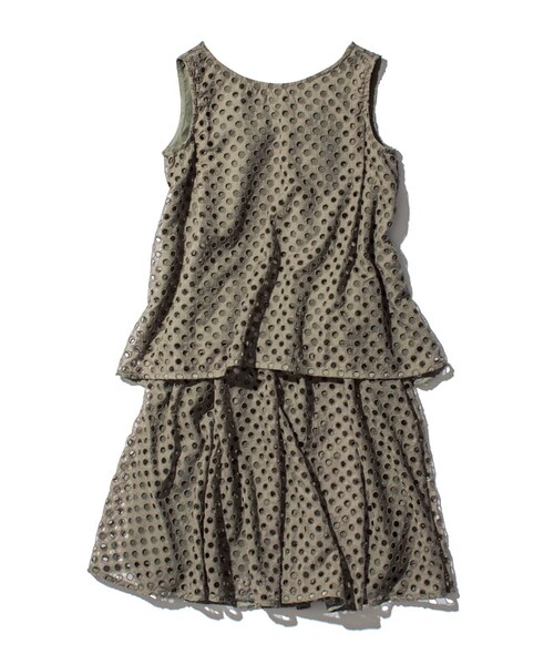 31 Sons de mode（トランテアン　ソン　ドゥ　モード）の「≪夏カタログ掲載ITEM≫サークル刺繍タックスカート（スカート・レディース・ピンク/ブラック/カーキ・36/38）」の4枚目の写真