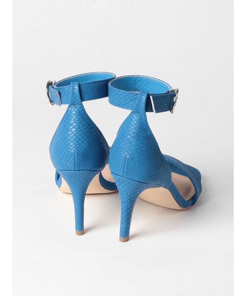 31 Sons de mode（トランテアン　ソン　ドゥ　モード）の「≪夏カタログ掲載ITEM≫型押しストラップサンダル（シューズ・レディース・シルバー/ブルー/キャメル・S/M/L）」の6枚目の写真