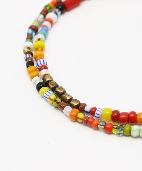 Atease(アティース)の「BOHEMIAN CUT BEADS BRACELET(ブレスレット・メンズ・マルチ・ONE SIZE)」の3枚目の写真