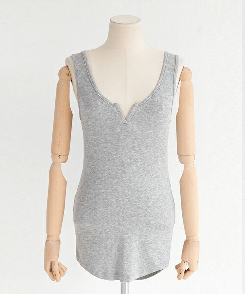 DHOLIC（ディーホリック）の「ネックスリットリブスリーブレス（タンクトップ・レディース・ホワイト/ワイン/グレー/ブラック・FREE）」の3枚目の写真