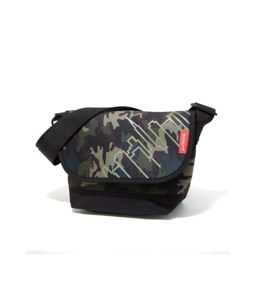 Manhattan Portage（マンハッタンポーテージ）の「Neoprene Casual Messenger（バッグ・メンズ・Black/Navy/W.Camo・S）」の3枚目の写真