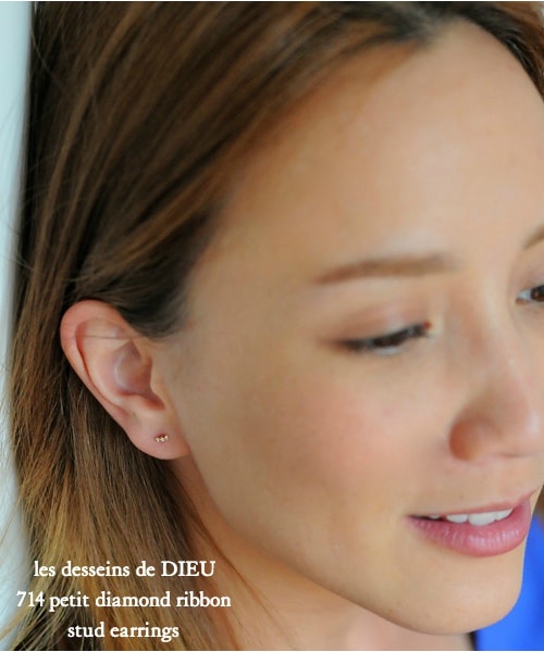 les desseins de DIEU（レデッサンドゥデュー）の「レデッサンドゥデュー 714 プチ ダイヤモンド リボン スタッド ピアス（ピアス（両耳用）・レディース・ゴールド・フリーサイズ）」の3枚目の写真