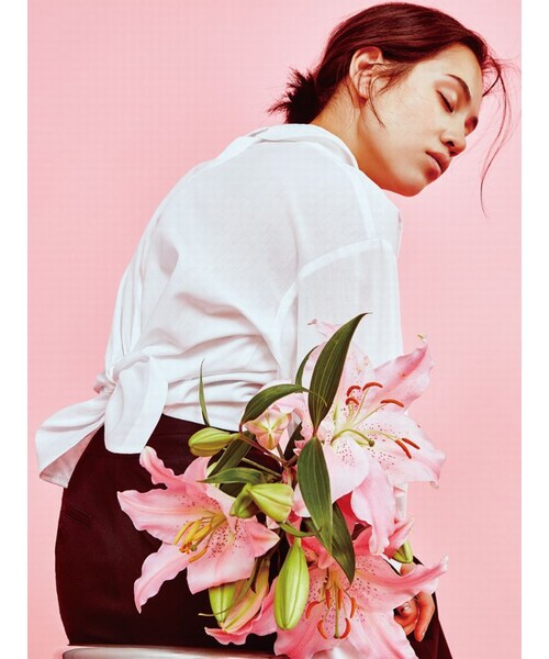 EMODA（エモダ）の「OPENシャツトップ（トップス・レディース・ホワイト/ブラック/アイスブルー・F）」の4枚目の写真