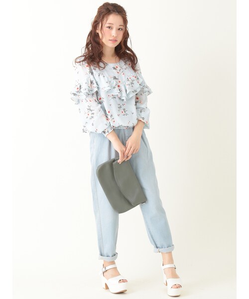 earth music&ecology(アースミュージックアンドエコロジー)の「【Special Price】マムジーンズ(パンツ・ライトインディゴ・S/M)」の10枚目の写真