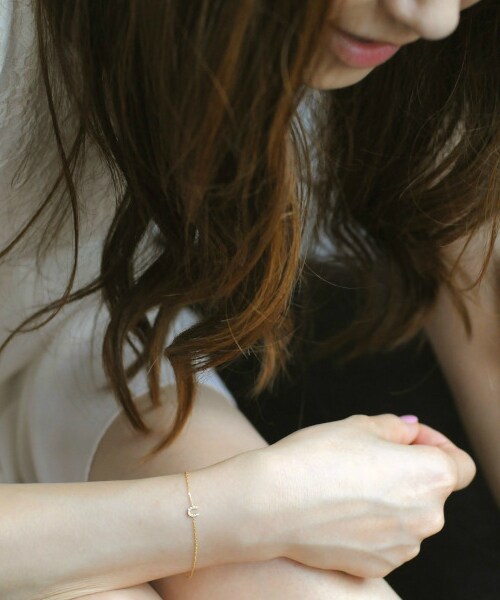 pinacoteca（ピナコテーカ）の「ピナコテーカ 326 ホースシュー ダイヤモンド ブレスレット（ブレスレット・レディース・ゴールド・16.5cm）」の2枚目の写真