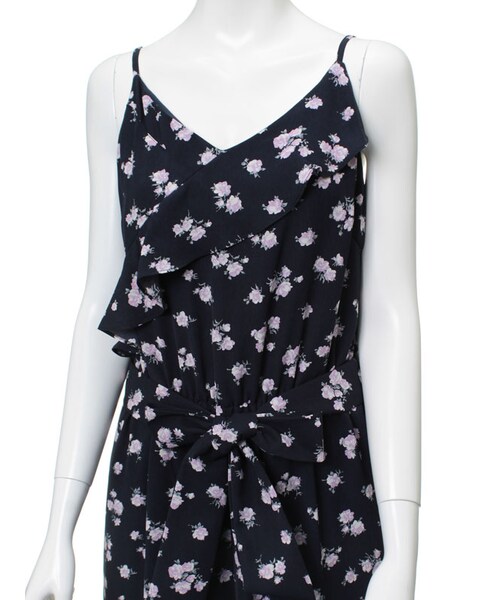 31 Sons de mode（トランテアン　ソン　ドゥ　モード）の「≪夏カタログ掲載ITEM≫小花柄ロンパース（オールインワン・サロペット・レディース・ネイビー/オフホワイト・36/38）」の8枚目の写真