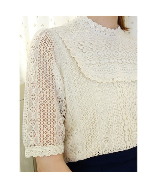 an another angelus（アンアナザーアンジェラス）の「ストライプレースヨークブラウス/F i.n.t（シャツ/ブラウス・レディース・その他）」の4枚目の写真