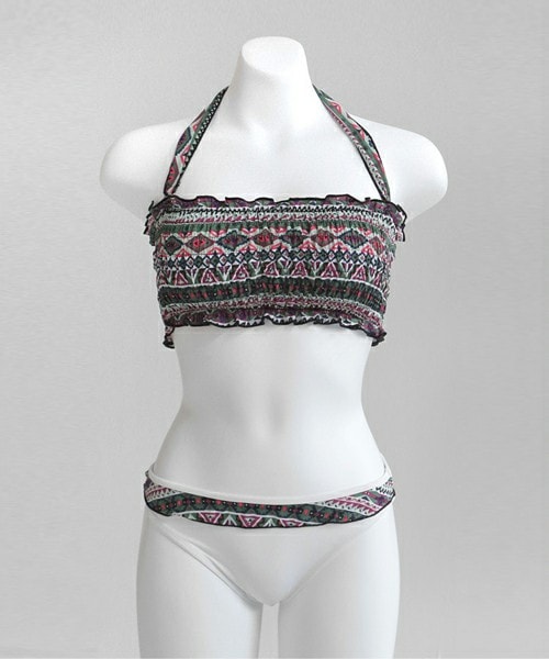 DHOLIC（ディーホリック）の「エスニックパターンホルターストラップチューブトップビキニ（水着・レディース・マルチトーンB/マルチトーンC/マルチトーンA・FREE）」の3枚目の写真
