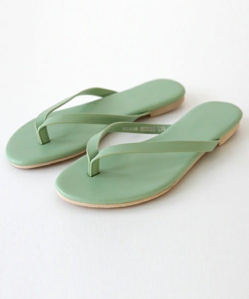 DHOLIC（ディーホリック）の「9COLORSフェイクレザービーチサンダル（ビーチサンダル・レディース・ホワイト/レッド/ゴールド/ミント/ピンク/スカイブルー/ベージュ/ブラック/イエロー・225/230/235/240/245/250）」の4枚目の写真