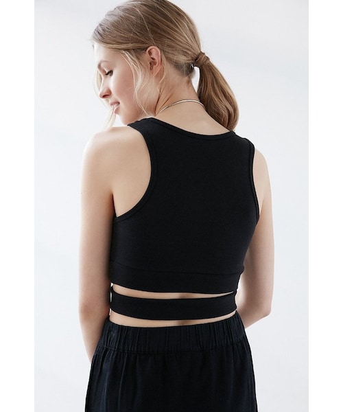 CHEAP MONDAY(チープマンデイ)の「Cheap Monday Material Cross-Front Tank Top(タンクトップ・レディース・Black・XS/S/M/L)」の4枚目の写真