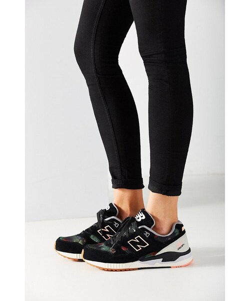 NEW BALANCE(ニューバランス)の「New Balance 530 Floral Ink Running Sneaker(スニーカー・レディース・Black・9)」の4枚目の写真