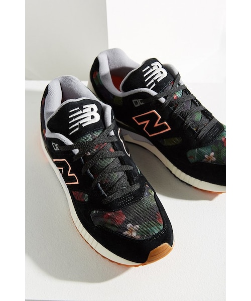 NEW BALANCE(ニューバランス)の「New Balance 530 Floral Ink Running Sneaker(スニーカー・レディース・Black・9)」の6枚目の写真
