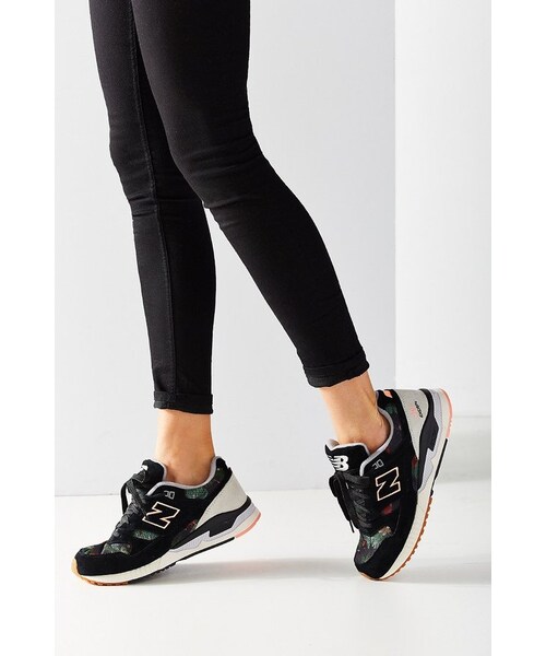 NEW BALANCE(ニューバランス)の「New Balance 530 Floral Ink Running Sneaker(スニーカー・レディース・Black・9)」の2枚目の写真