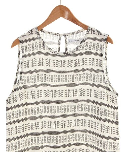 SEVENDAYS=SUNDAY（セブンデイズサンデイ）の「総柄プリント ノースリーブブラウス（ワンピース/ドレス・ブラック/カーキ・M/L）」の5枚目の写真