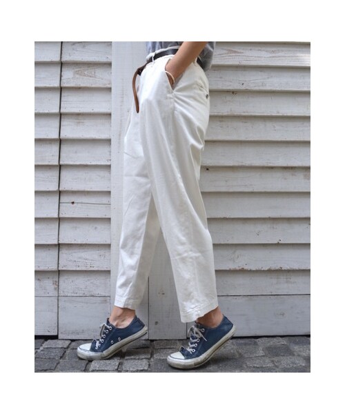 YANUK（ヤヌーク）の「ホワイトワイドタックパンツ''Wide Tuck Trousers''/57161221（パンツ・レディース・ホワイト・XS/S/M）」の3枚目の写真