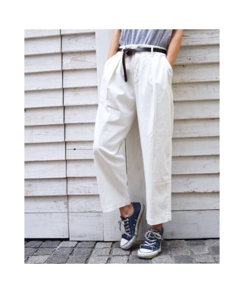 YANUK（ヤヌーク）の「ホワイトワイドタックパンツ''Wide Tuck Trousers''/57161221（パンツ・レディース・ホワイト・XS/S/M）」の7枚目の写真
