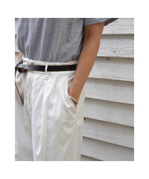 YANUK（ヤヌーク）の「ホワイトワイドタックパンツ''Wide Tuck Trousers''/57161221（パンツ・レディース・ホワイト・XS/S/M）」の5枚目の写真