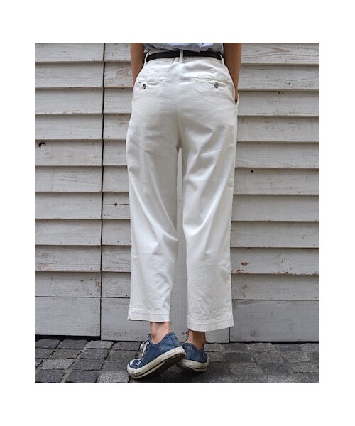 YANUK（ヤヌーク）の「ホワイトワイドタックパンツ''Wide Tuck Trousers''/57161221（パンツ・レディース・ホワイト・XS/S/M）」の4枚目の写真