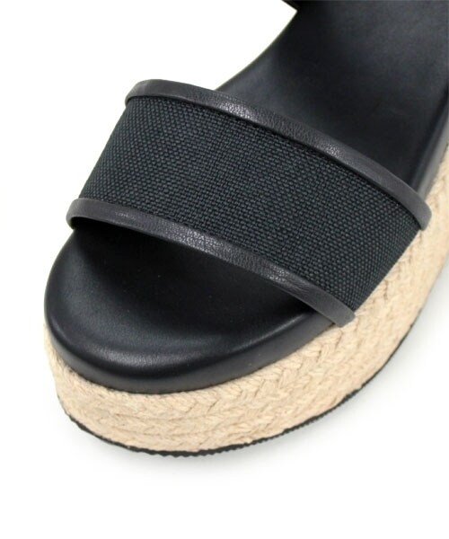 RNA-N（アールエヌエーエヌ）の「レザージュートサンダル（シューズ・レディース・ホワイト/ブラック/カーキ・S/M）」の6枚目の写真