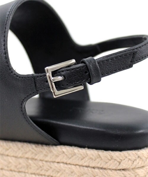 RNA-N（アールエヌエーエヌ）の「レザージュートサンダル（シューズ・レディース・ホワイト/ブラック/カーキ・S/M）」の8枚目の写真