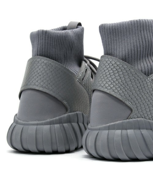 adidas（アディダス）の「メンズ アディダス チュブラー ドゥーム TUBULAR DOOM S74791（スニーカー・メンズ・シルバー・28cm）」の9枚目の写真