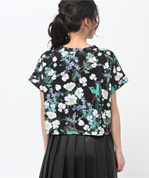 mame(マメ)の「mame フラワープリントTシャツ(Tシャツ/カットソー・レディース・ブラック・2)」の2枚目の写真