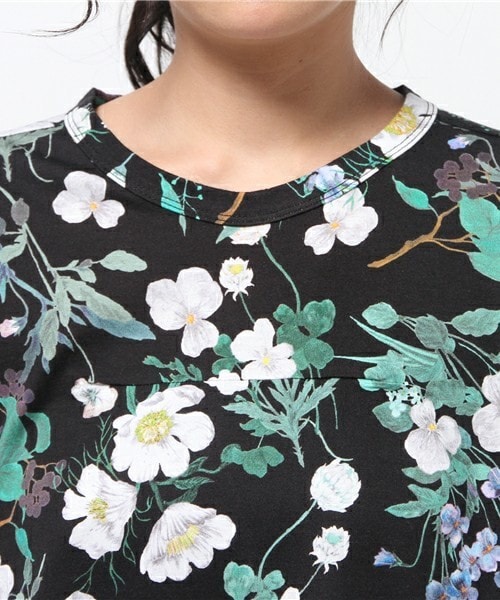 mame(マメ)の「mame フラワープリントTシャツ(Tシャツ/カットソー・レディース・ブラック・2)」の3枚目の写真