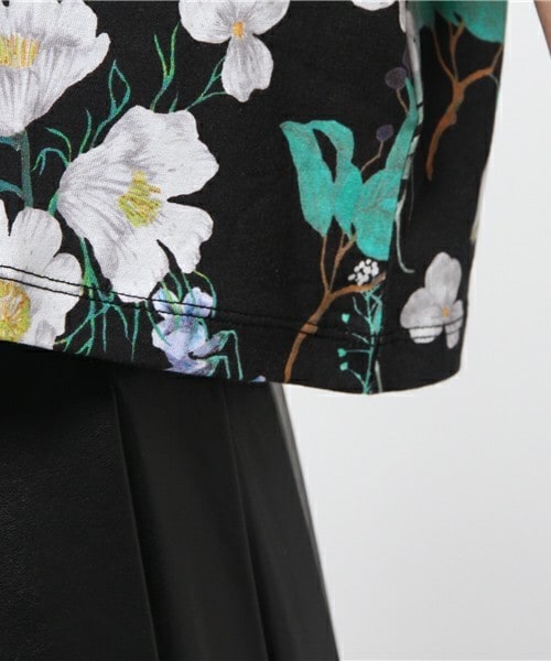 mame(マメ)の「mame フラワープリントTシャツ(Tシャツ/カットソー・レディース・ブラック・2)」の5枚目の写真