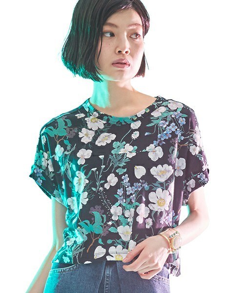 mame(マメ)の「mame フラワープリントTシャツ(Tシャツ/カットソー・レディース・ブラック・2)」の1枚目の写真