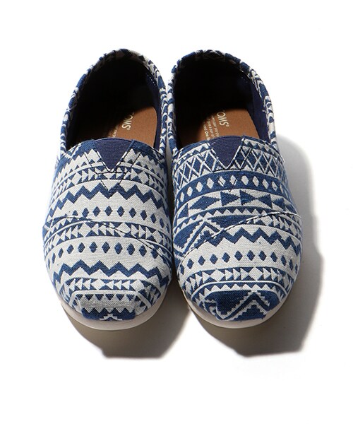 TOMS（トムス）の「SEASONAL CLASSIC（シューズ・メンズ・ネイビー/ダークネイビー・8H/9.0/9H）」の6枚目の写真