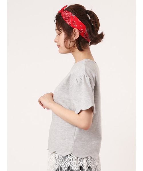 w closet(ダブルクローゼット)の「スカラップ半袖プルオーバー(トップス・レディース・オフホワイト/グレー/Sカーキ・FREE)」の5枚目の写真