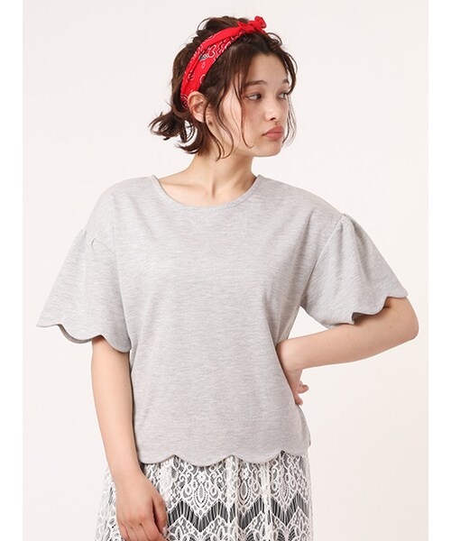 w closet(ダブルクローゼット)の「スカラップ半袖プルオーバー(トップス・レディース・オフホワイト/グレー/Sカーキ・FREE)」の4枚目の写真