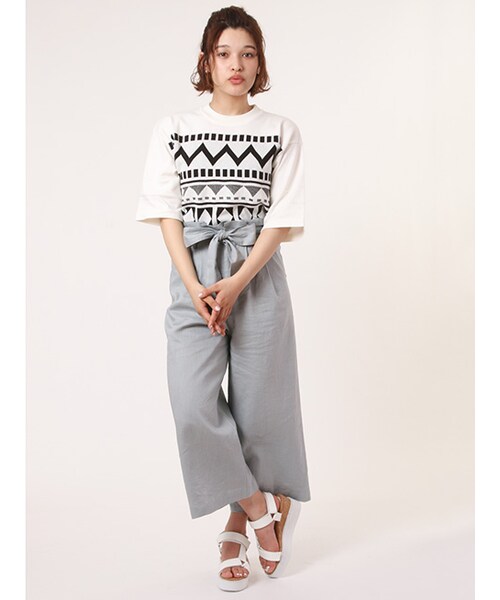 w closet(ダブルクローゼット)の「幾何柄ジャガードニット(トップス・レディース・オフホワイト/ピンクベージュ/ネイビー・FREE)」の11枚目の写真
