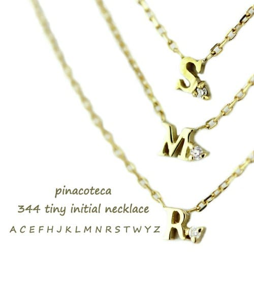pinacoteca(ピナコテーカ)の「ピナコテーカ 344 タイニー イニシャル ネックレス(ネックレス・レディース・ゴールド・40cm)」の1枚目の写真