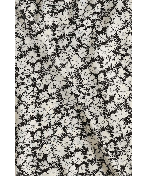 SLOBE IENA（スローブイエナ）の「《予約》フラワーキャミワイドサロペット×Tシャツセット◆（オールインワン・サロペット・ブラック A・フリー）」の12枚目の写真