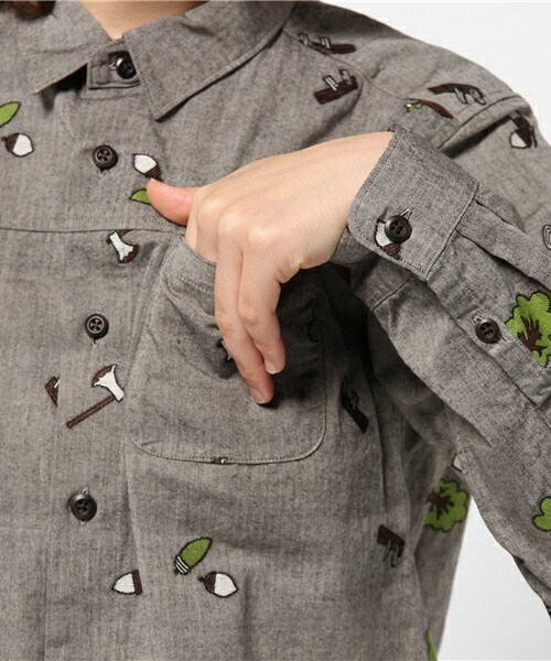 FRAPBOIS(フラボア)の「アコーンズ(シャツ/ブラウス・レディース・ベージュ/グレー・1/2)」の13枚目の写真